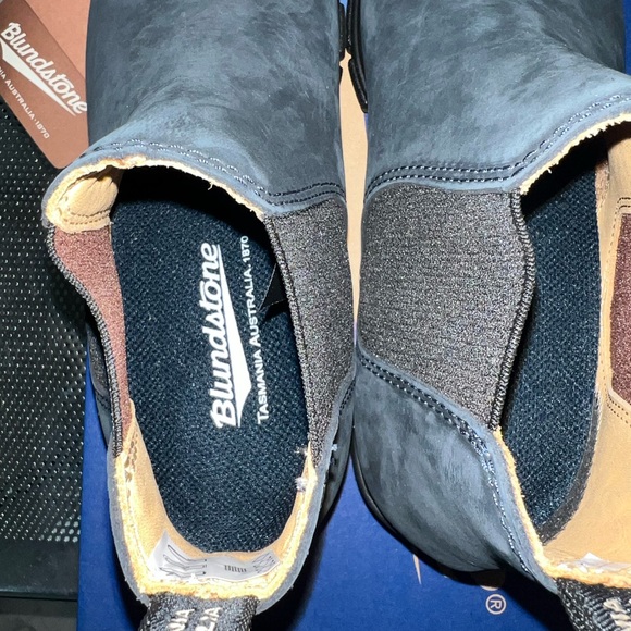 Blundstone 1975 Chelsea Booties. Brand new women’s size 7.5 - Picture 5 of 8